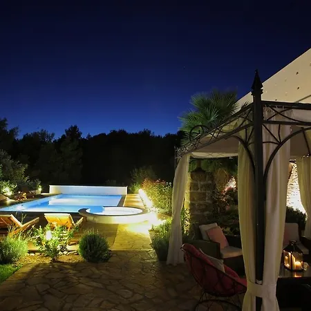 Dojmi Villa Vis