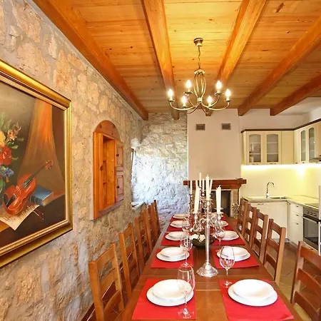 Dojmi Villa Vis