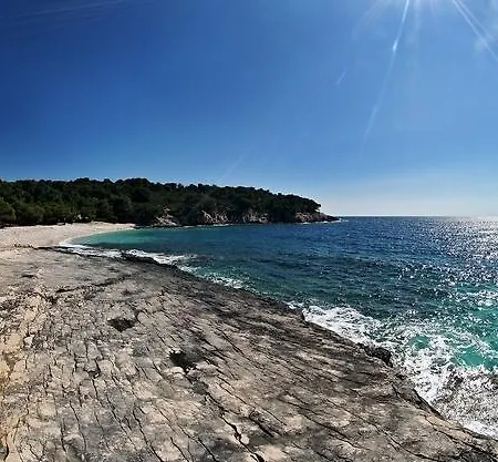 Dojmi Villa Vis