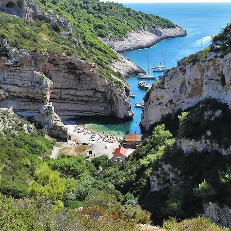 Dojmi Villa *